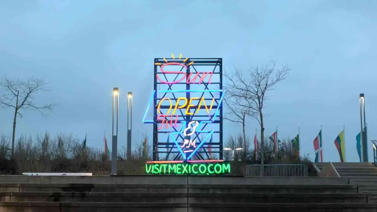 Iced neon - Mexico Tourism Board | Clapboard Ad Archive