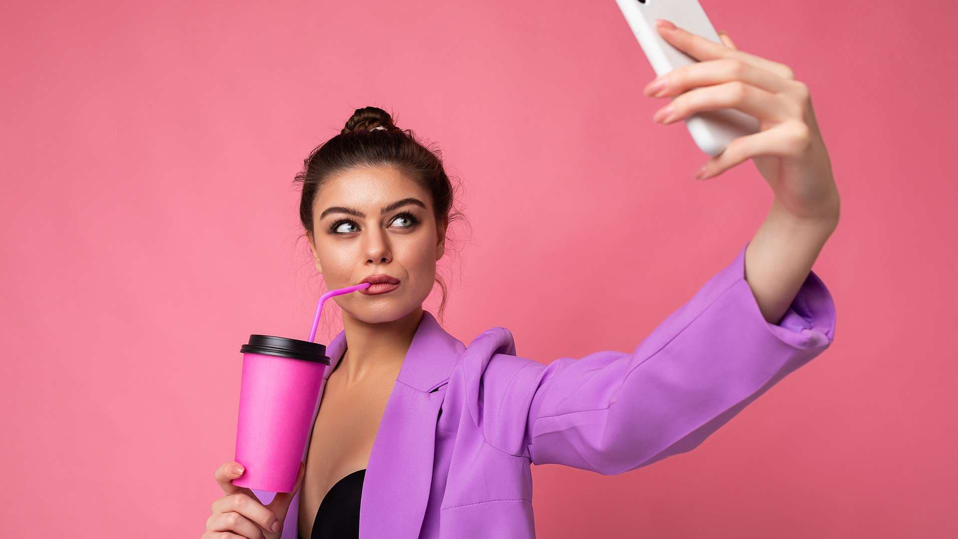 Digital Creators vs Influencers: What Brands Need to Know